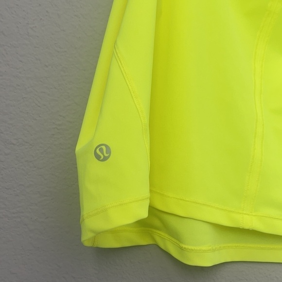 Lululemon Sculpt Cropped Tank Top
Back Vent size 12 - Picture 7 of 9